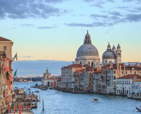 Venedig henrique ferreira RKsLQoSnuTc unsplash 1920x1200